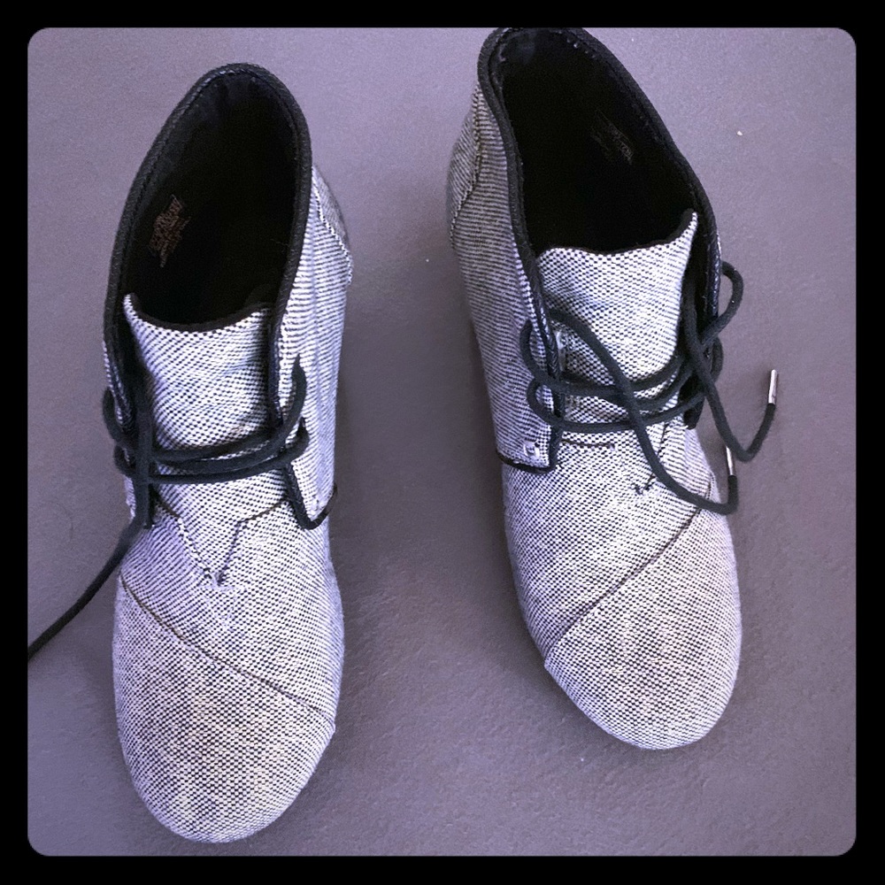 Tom’s booties